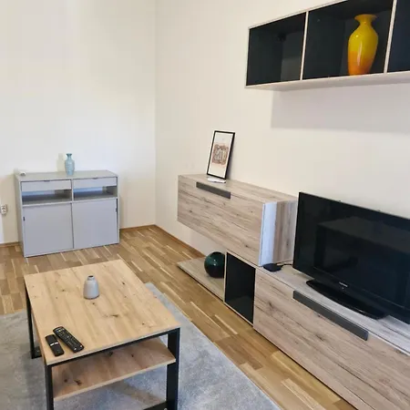 Neli Apartament *