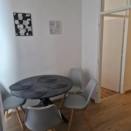 Neli Apartament *