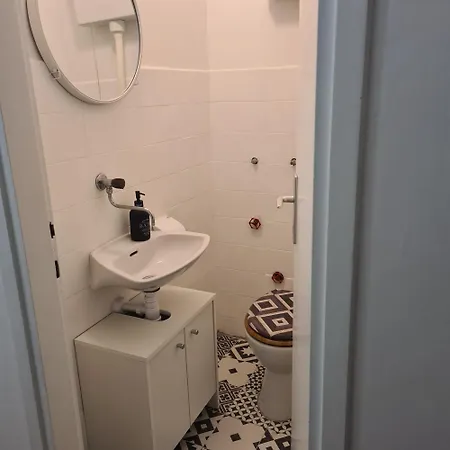 Neli Apartman *
