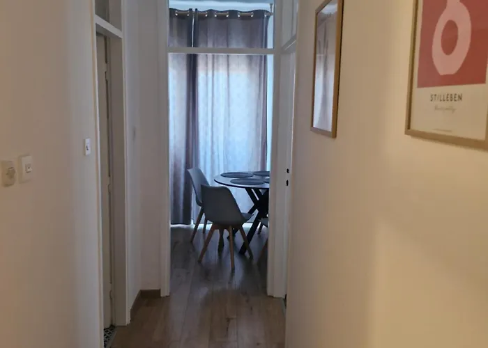 アパート Neli ザダル